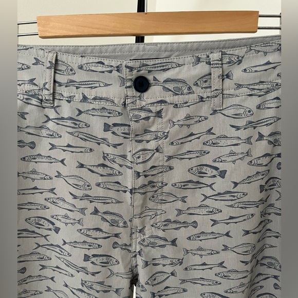 Men’s Sperry Fish 🐟 Print Flat Front Shorts (XL) - Picture 8 of 9